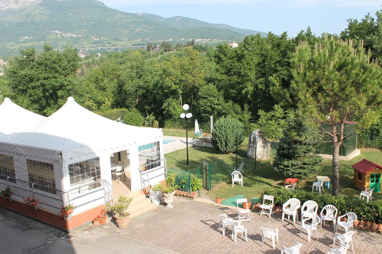 Residence La Piscina Isola del Gran Sasso d'Italia Bagian luar foto